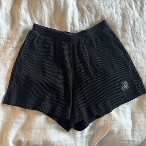 ALO Yoga Women's Black Textured Lounge Shorts